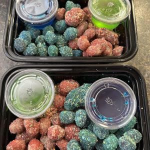 Large Candied Gushers With Candy Sauce/Dip